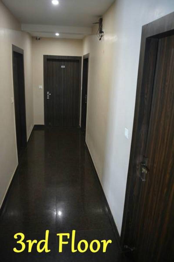Rāipur Hotel Green Tree المظهر الخارجي الصورة